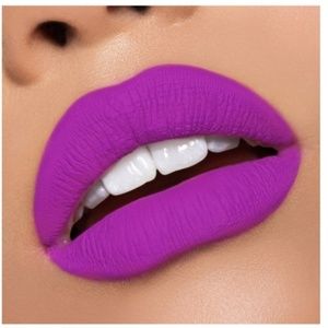Kylie "June Bug" lip kit